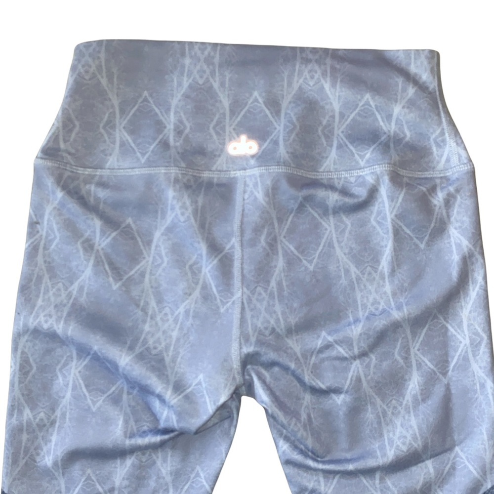 ALO Airbrush Tree Lace Sky Cropped Yoga Pants Leggings - S - Picture 7 of 13
